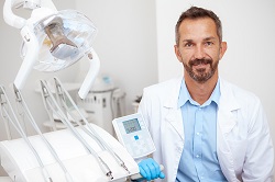 Dentist with his equipment 485782