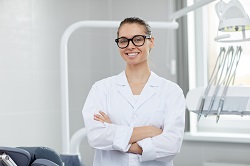Young female dentist posing in 545387