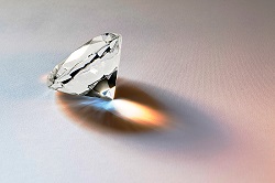 Faceted diamond 556918