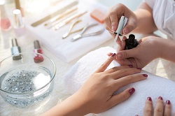 Manicure process 532548